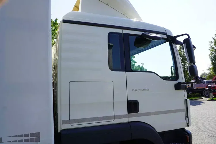 MAN TGL 12.190 / Firanka 19 EPAL / kab. sypialna zdjęcie 16
