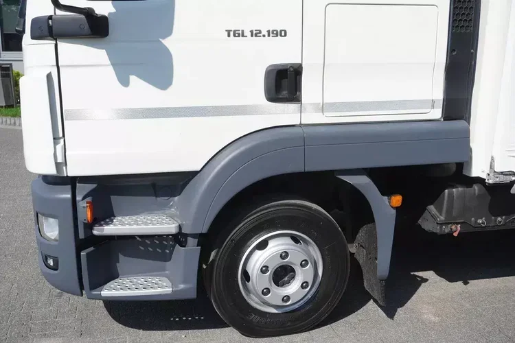 MAN TGL 12.190 / Firanka 19 EPAL / kab. sypialna zdjęcie 17