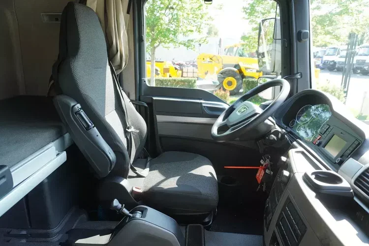MAN TGL 12.190 / Firanka 19 EPAL / kab. sypialna zdjęcie 26