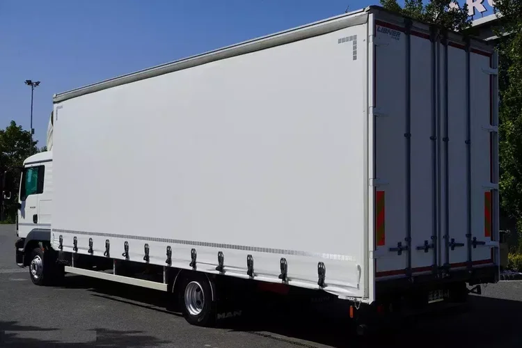 MAN TGL 12.190 / Firanka 19 EPAL / kab. sypialna zdjęcie 3