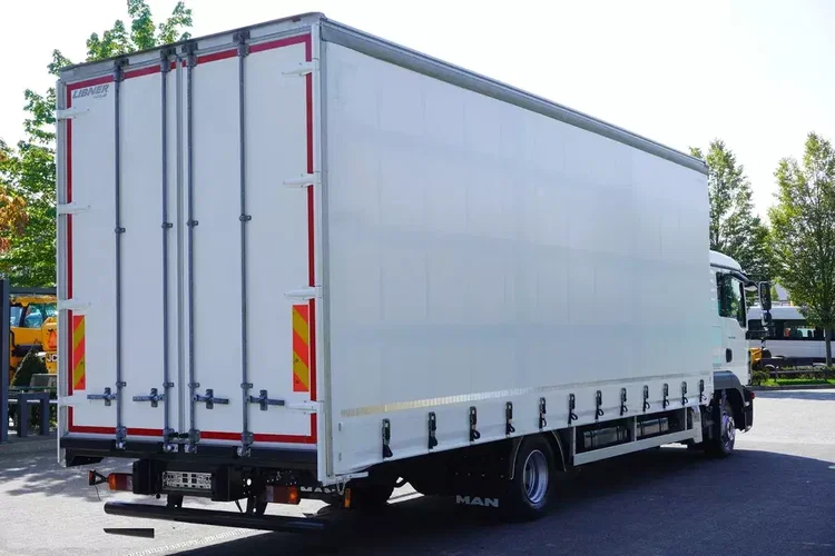 MAN TGL 12.190 / Firanka 19 EPAL / kab. sypialna zdjęcie 6