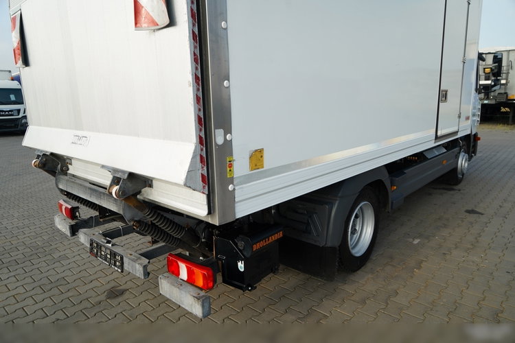 Mercedes ATEGO / 1221 / KONTENER 5.6 M / 4x2 / WINDA DHOLLANDIA - 1500 KG / MANUAL / OPONY 100%  zdjęcie 15