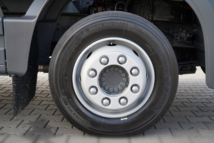 Mercedes ATEGO / 1221 / KONTENER 5.6 M / 4x2 / WINDA DHOLLANDIA - 1500 KG / MANUAL / OPONY 100%  zdjęcie 24