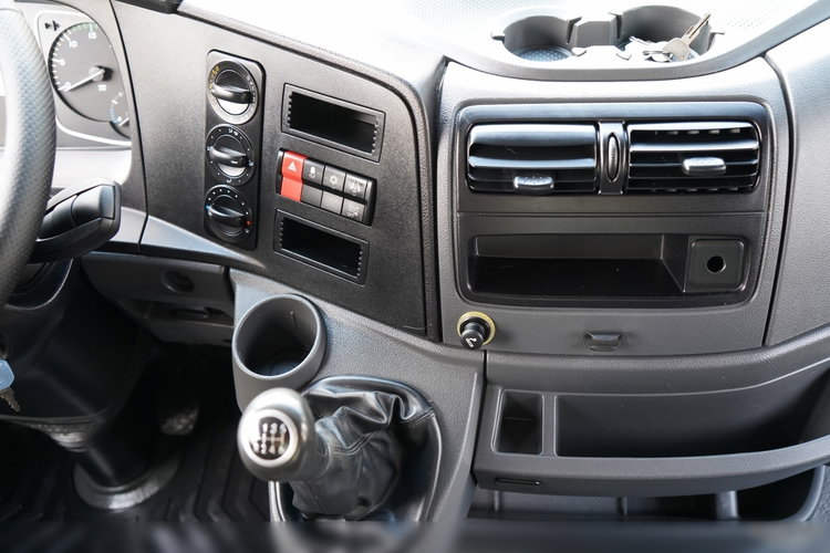 Mercedes ATEGO / 1221 / KONTENER 5.6 M / 4x2 / WINDA DHOLLANDIA - 1500 KG / MANUAL / OPONY 100%  zdjęcie 34