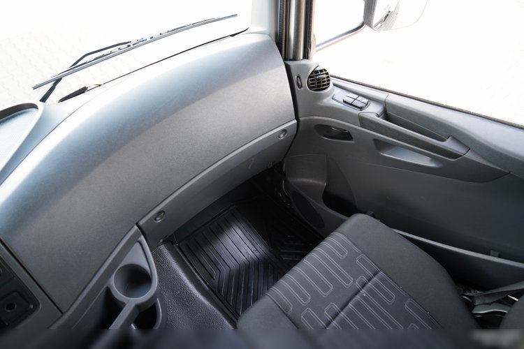 Mercedes ATEGO / 1221 / KONTENER 5.6 M / 4x2 / WINDA DHOLLANDIA - 1500 KG / MANUAL / OPONY 100%  zdjęcie 36