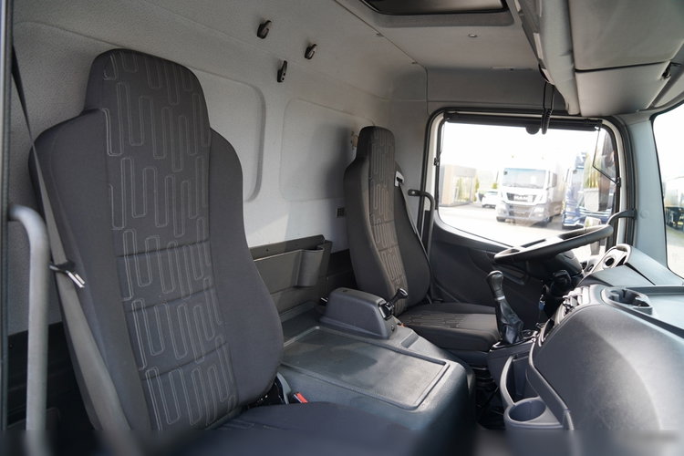 Mercedes ATEGO / 1221 / KONTENER 5.6 M / 4x2 / WINDA DHOLLANDIA - 1500 KG / MANUAL / OPONY 100%  zdjęcie 39