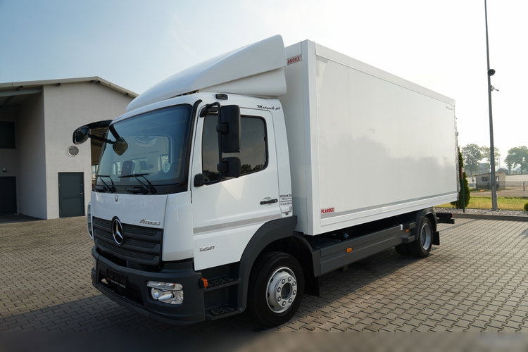 Mercedes ATEGO / 1221 / KONTENER 5.6 M / 4x2 / WINDA DHOLLANDIA - 1500 KG / MANUAL / OPONY 100%  zdjęcie 4