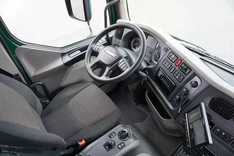 DAF LF / 250 / EURO 6 / CHŁODNIA + WINDA / MULTITEMPERATURA zdjęcie 13