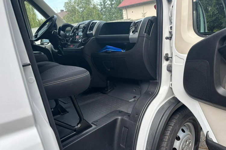 Fiat Ducato 2018 2.3 130KM L4H2 Maxi Brygadówka 7 osobowy Salon PL Tempomat zdjęcie 13