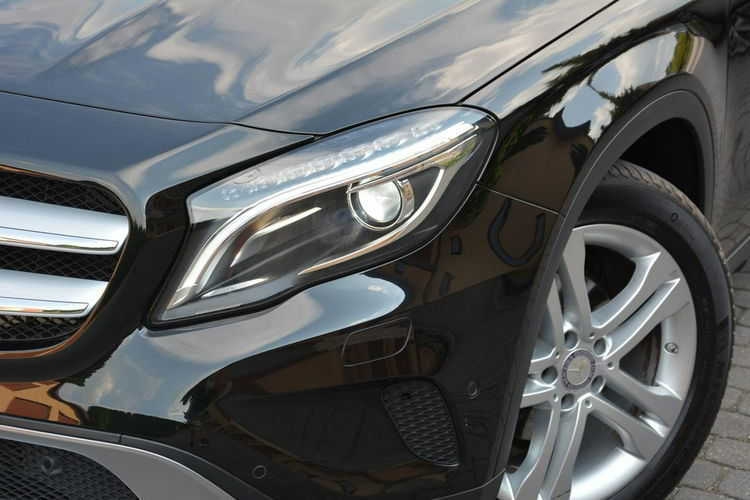 Mercedes GLA 200 1.6 156KM Urban Bi-xenon Ledy Navi Pół-skóry 2xParktronic Alu18" zdjęcie 5