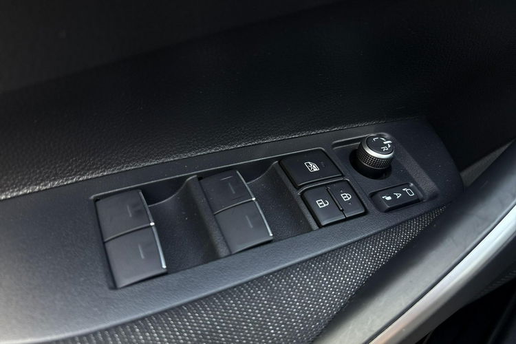 Toyota Corolla 1.8 Hybrid 140KM COMFORT TECH, salon Polska, gwarancja, FV23% zdjęcie 16