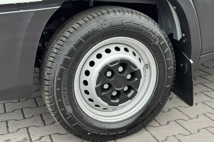 Iveco Daily 35S16 V zdjęcie 4