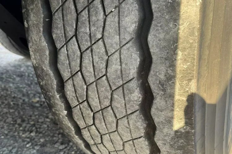 Wielton HARDOX STALOWA DO ZŁOMU 50m Oś Podnoszona Złomówka zdjęcie 13