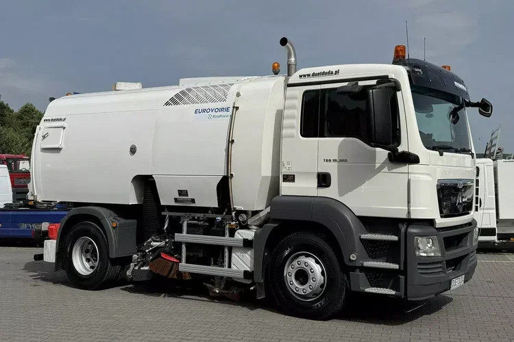 MAN TGS 18.320BUCHER OPTIFANT 8000 Zamiatarka Uliczna Euro 6 zdjęcie 3
