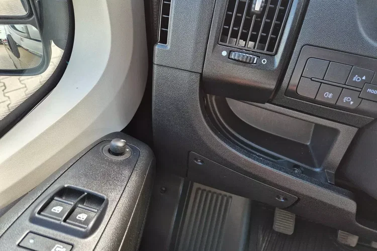 Peugeot boxer L2H2 49900zł NETTO 2.0HDi/131KM zdjęcie 15