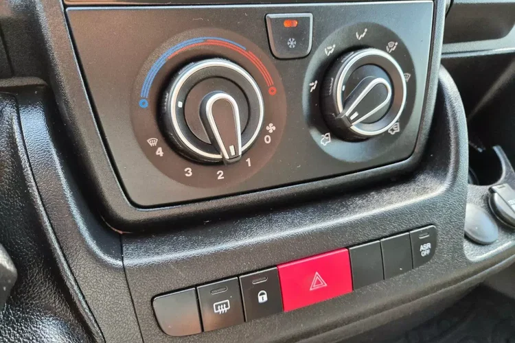 Peugeot boxer L2H2 49900zł NETTO 2.0HDi/131KM zdjęcie 22