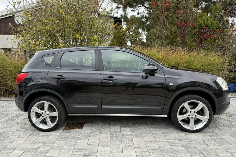Nissan Qashqai 7 osobowy Zadbany Bezwypadkowy oryginalny przebieg zdjęcie 7