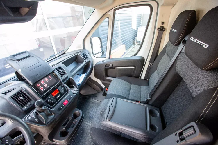 Fiat Ducato 2.3 L2H2 ŚREDNI Professional zdjęcie 37