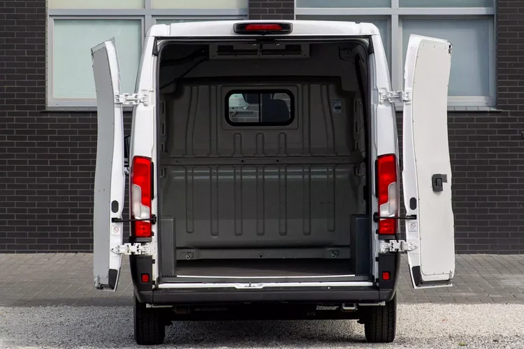 Fiat Ducato 2.3 L2H2 ŚREDNI Professional zdjęcie 29