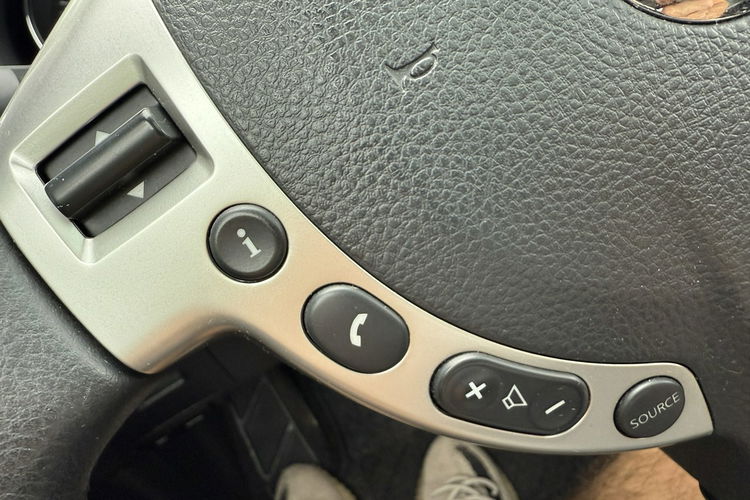 Nissan Qashqai FULL OPCJA kamery 360 Zadbany Niski oryginalny przebieg zdjęcie 17