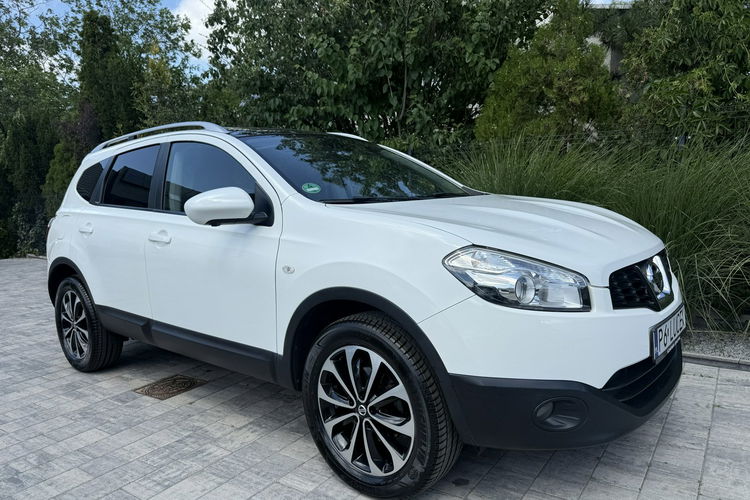 Nissan Qashqai FULL OPCJA kamery 360 Zadbany Niski oryginalny przebieg zdjęcie 23
