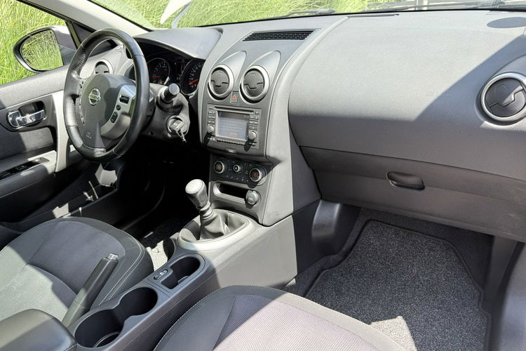 Nissan Qashqai FULL OPCJA kamery 360 Zadbany Niski oryginalny przebieg zdjęcie 31