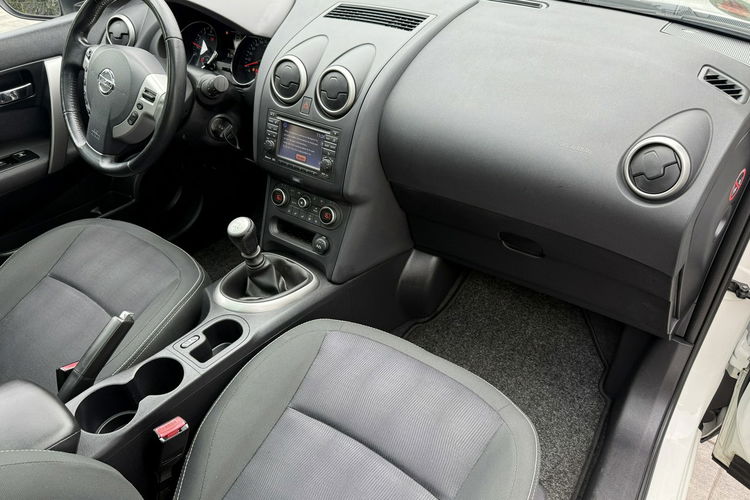 Nissan Qashqai FULL OPCJA kamery 360 Zadbany Niski oryginalny przebieg zdjęcie 6