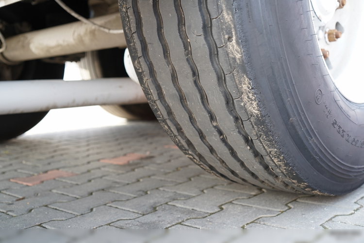 Spitzer CEMENTONACZEPA / 37 000 L / SILOS / 3 KOMORY / SPROWADZONA zdjęcie 14