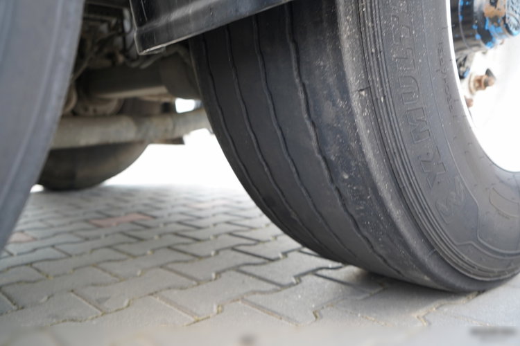 Feldbinder / CEMENTONACZEPA / 3 KOMORY / 36 000 L / SILOS / DO MATERIAŁÓW SYPKICH / ALUFELGI zdjęcie 16