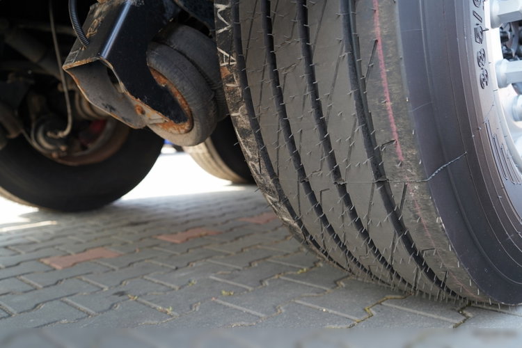 Krone FIRANKA STANDARD / OŚ PODNOSZONA / DACH PODNOSOZNY / OPONY 100% / 2019 ROK zdjęcie 22