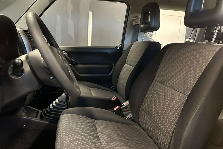 Jimny Suzuki Jimny 1.3 Benz Bardzo zadbany Klima Po Opłatach Gwarancja zdjęcie 10