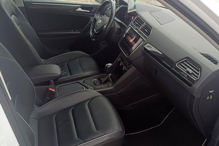 Volkswagen Tiguan R-Line 2.0 TDi 150 KM Pełne wyposażenie Hak chowany zdjęcie 12
