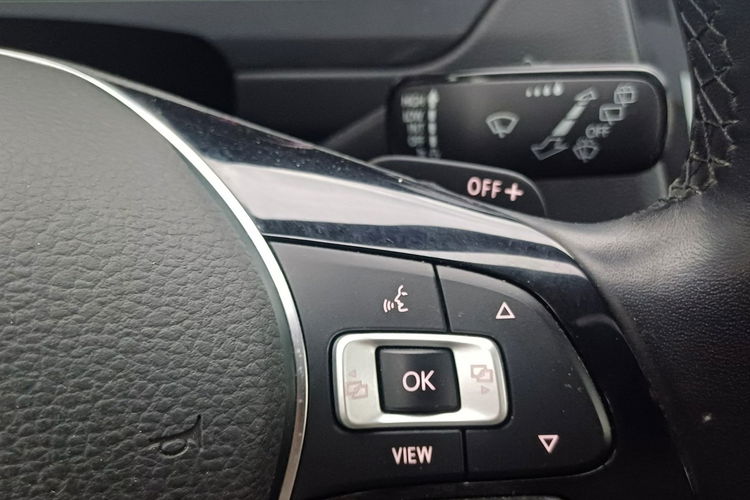 Volkswagen Tiguan R-Line 2.0 TDi 150 KM Pełne wyposażenie Hak chowany zdjęcie 24