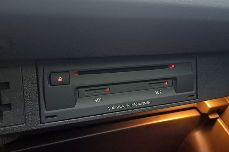 Volkswagen Tiguan R-Line 2.0 TDi 150 KM Pełne wyposażenie Hak chowany zdjęcie 29