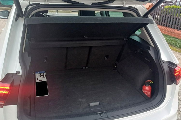 Volkswagen Tiguan R-Line 2.0 TDi 150 KM Pełne wyposażenie Hak chowany zdjęcie 33