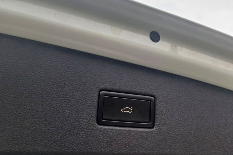 Volkswagen Tiguan R-Line 2.0 TDi 150 KM Pełne wyposażenie Hak chowany zdjęcie 34