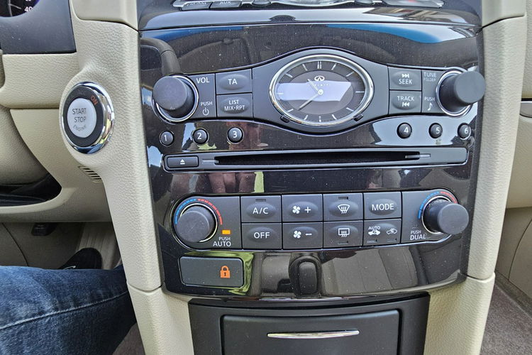 Infiniti QX70 skóra, kamera 360, grzane fotele, serwis, 4awd zdjęcie 27