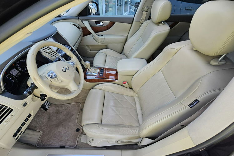 Infiniti QX70 skóra, kamera 360, grzane fotele, serwis, 4awd zdjęcie 33