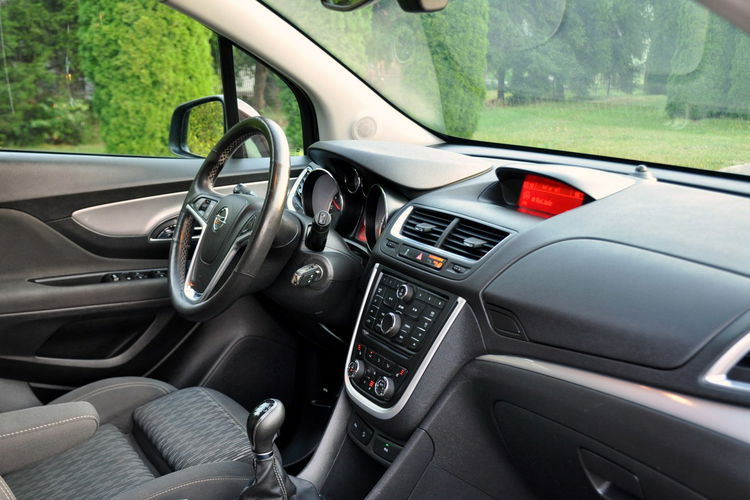 Opel Mokka 1.6i(116KM) Mokka Brown Welut Grzana Kierownica 2xPark. I Wł Alu18"ASO zdjęcie 18