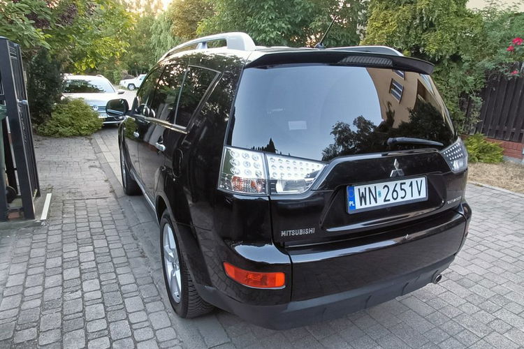 Mitsubishi Outlander 2.4 MIVEC Instyle .4WD, 170KM, automat, kamera cofania, skóra, 7-osob. zdjęcie 4