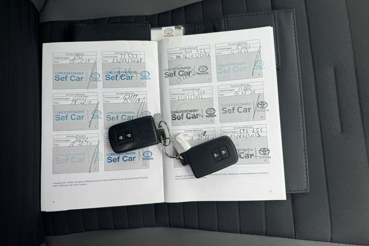 Toyota Auris 1.8 HSD 136KM Kamera Bezwypadkowy zdjęcie 19