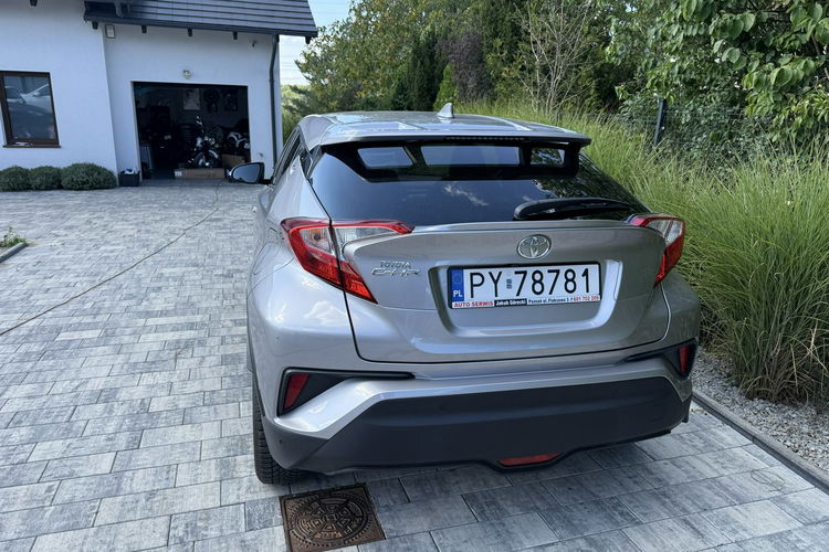 Toyota C-HR Hybryda niski przebieg oryginalny lakier zdjęcie 10