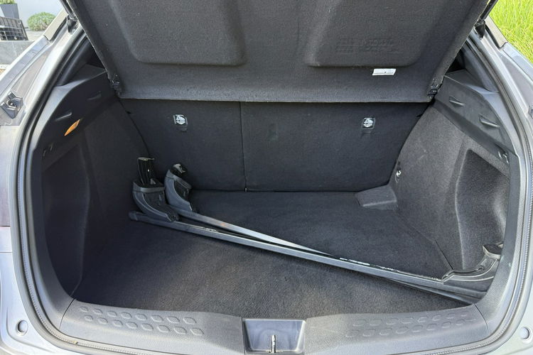 Toyota C-HR Hybryda niski przebieg oryginalny lakier zdjęcie 12