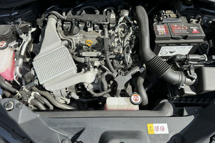Toyota C-HR Hybryda niski przebieg oryginalny lakier zdjęcie 15
