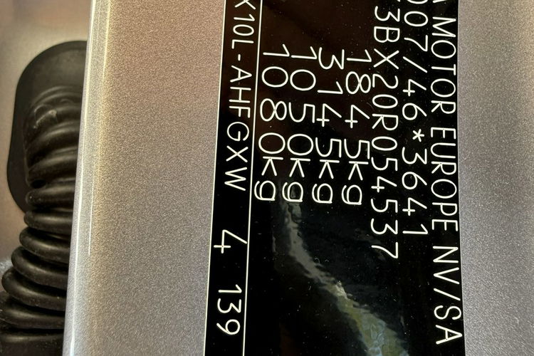 Toyota C-HR Hybryda niski przebieg oryginalny lakier zdjęcie 20