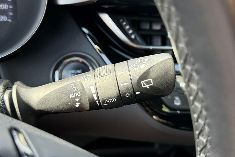 Toyota C-HR Hybryda niski przebieg oryginalny lakier zdjęcie 25