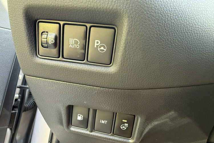 Toyota C-HR Hybryda niski przebieg oryginalny lakier zdjęcie 30