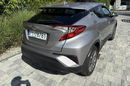 Toyota C-HR Hybryda niski przebieg oryginalny lakier zdjęcie 31