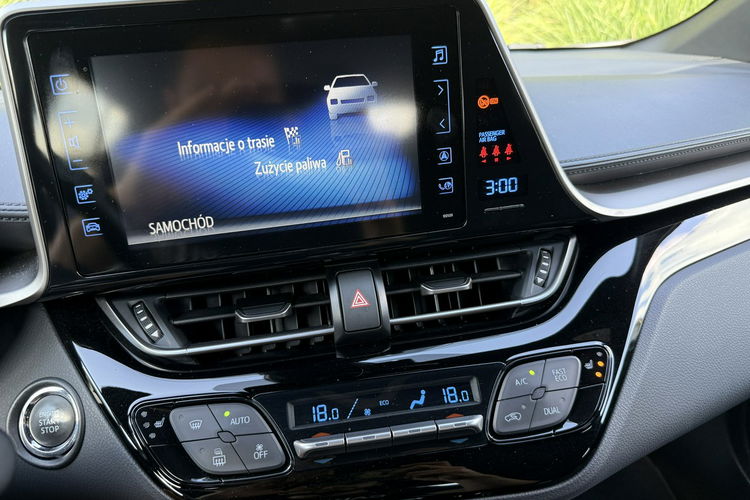 Toyota C-HR Hybryda niski przebieg oryginalny lakier zdjęcie 8