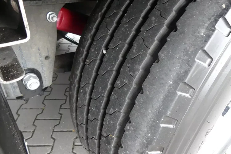 Schmitz FIRANKA / VARIOS / IDEALNY STAN / OŚ PODNOSZONA / zdjęcie 23